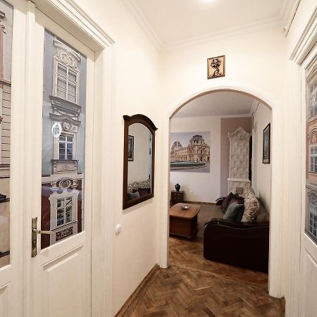 The Historical Family Nest In City Centre Lviv Exterior foto
