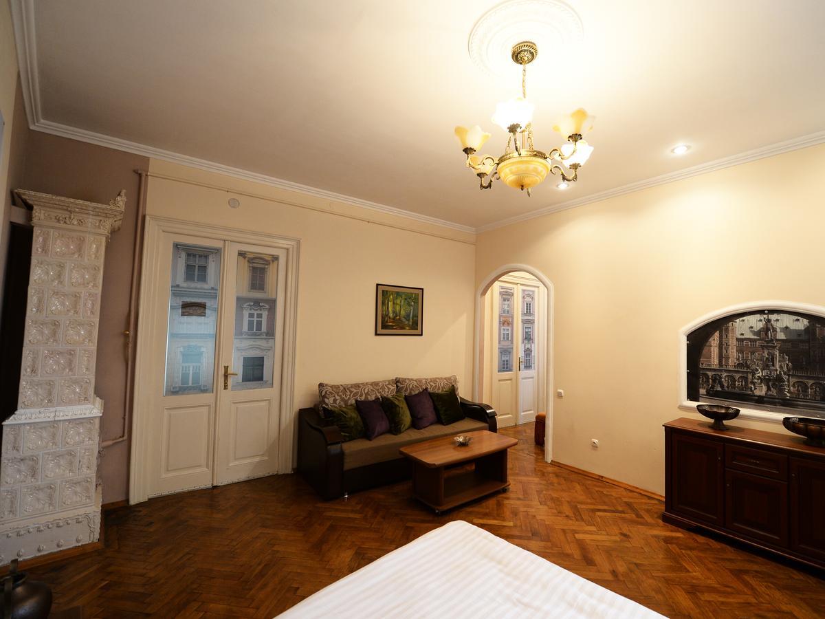 The Historical Family Nest In City Centre Lviv Exterior foto