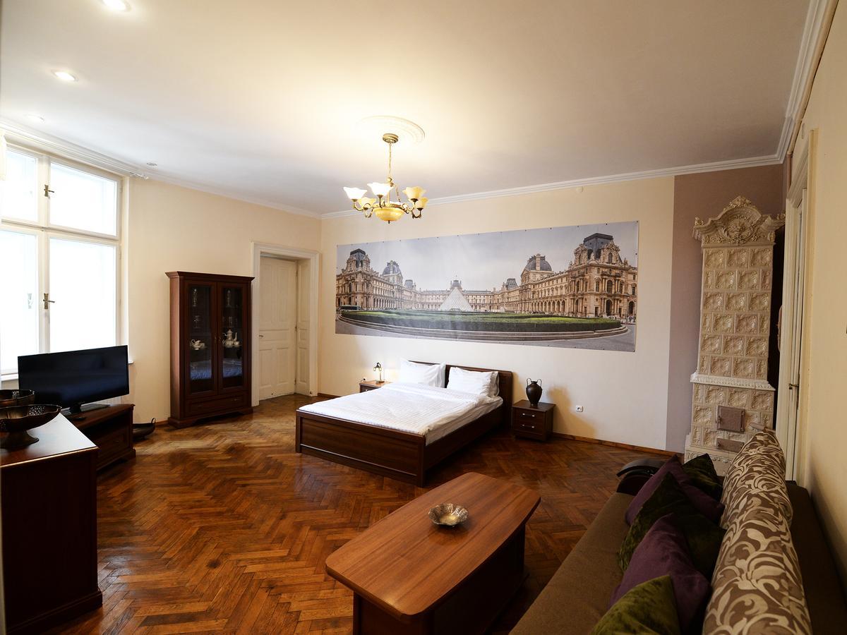 The Historical Family Nest In City Centre Lviv Exterior foto