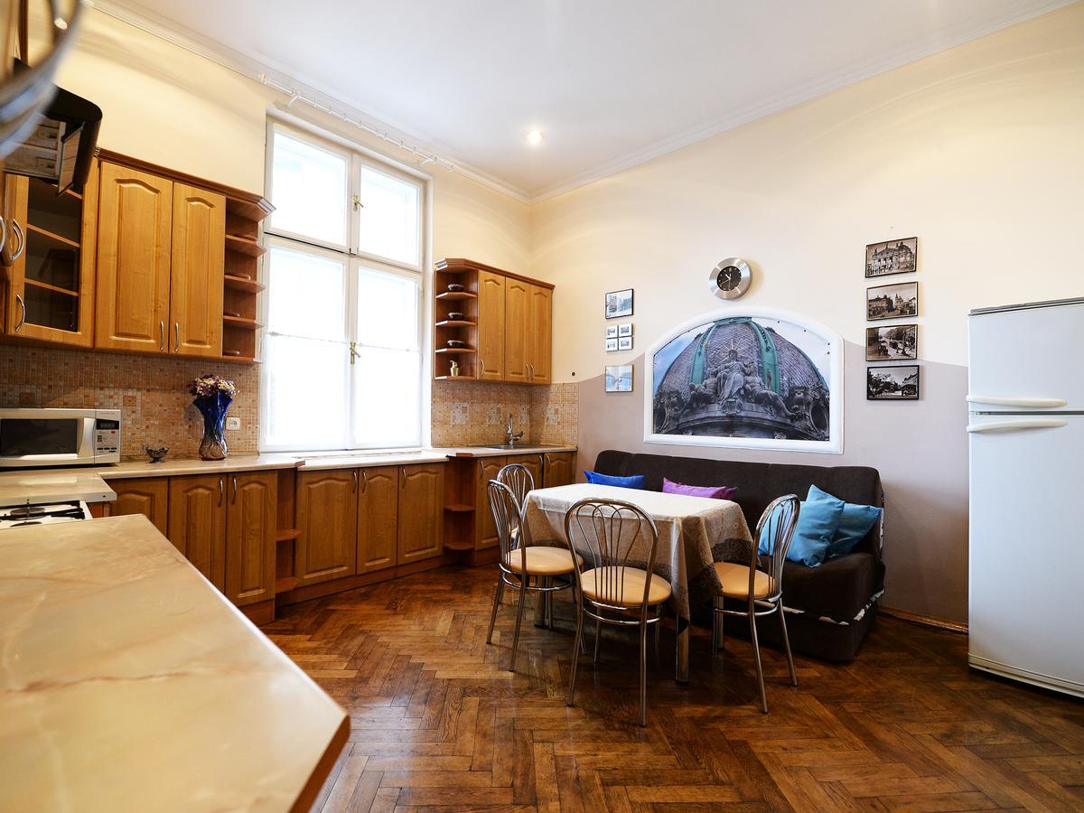 The Historical Family Nest In City Centre Lviv Exterior foto