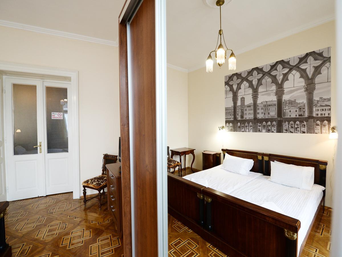 The Historical Family Nest In City Centre Lviv Exterior foto